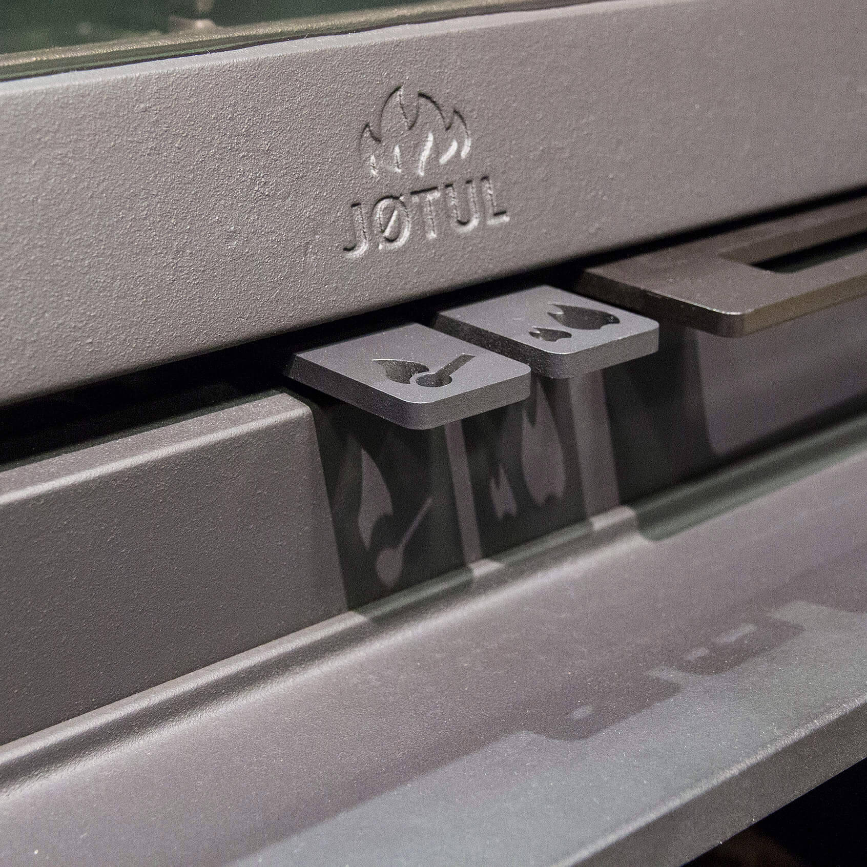 Печь-камин Jotul F 520 BP